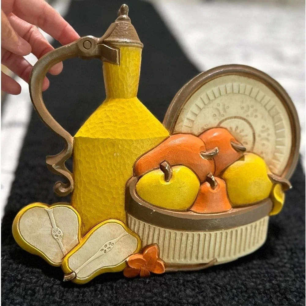 Syroco Homco 7610 Wall Hanging Plaque MCM Made in USA Vintage Fruit and kettle